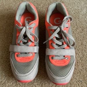 GUESS - Retro Jogger Sneakers - Size 7